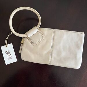 NWT HOBO Genuine Leather Sandshell Sable-Style Wristlet Purse Handbag Clutch